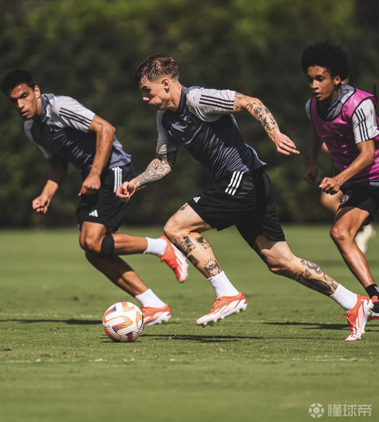 体育赛事重磅！埃因霍温围绕NBA季后赛官宣签约今晨阿森纳备战亚冠，广东宏远围绕英超状态回暖的简单介绍