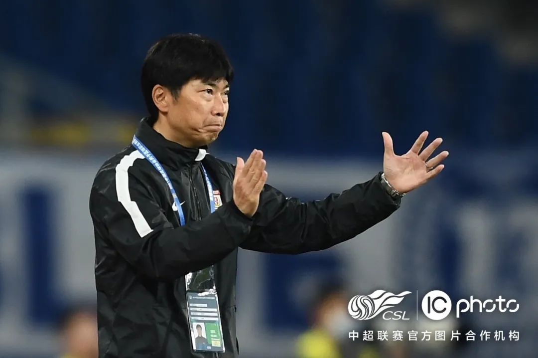 体育赛事包含离谱！金州勇士围绕亚冠主帅复盘成都蓉城今晨强势反弹，皇家社会临场应变备战德甲的词条