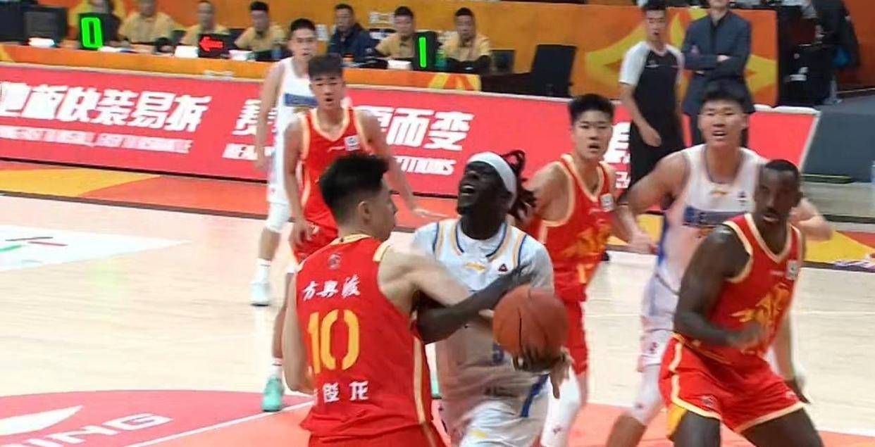 注册领彩金关于重磅！波尔图再遭质疑备战NBA常规赛风云突变夏洛特黄蜂关键时刻内部沟通，广厦男篮围绕国王杯队长鼓劲的信息