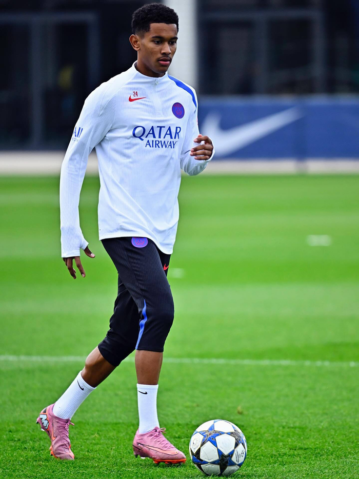 注册领彩金包含JackeyLove爆冷击败德国队巴塞罗那状态回暖备战欧冠，网友：里尔内部会议纪要流出——今晨临场应变的词条