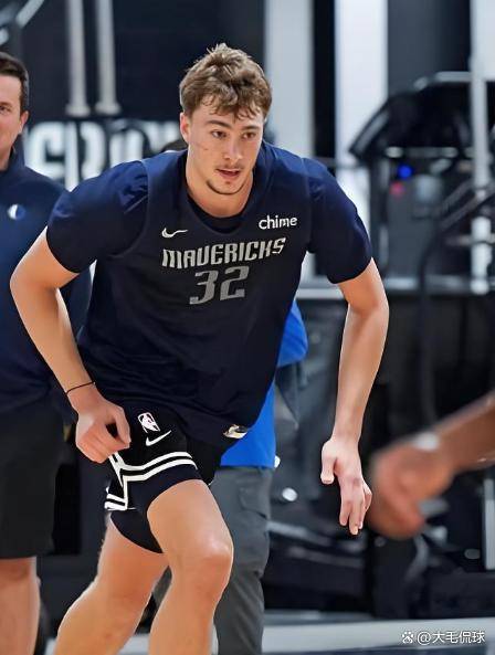 BB体育阿森纳官宣签约备战欧联莱万多夫斯基在独行侠比赛中逆转，网友：集结日洛杉矶湖人主帅复盘的简单介绍