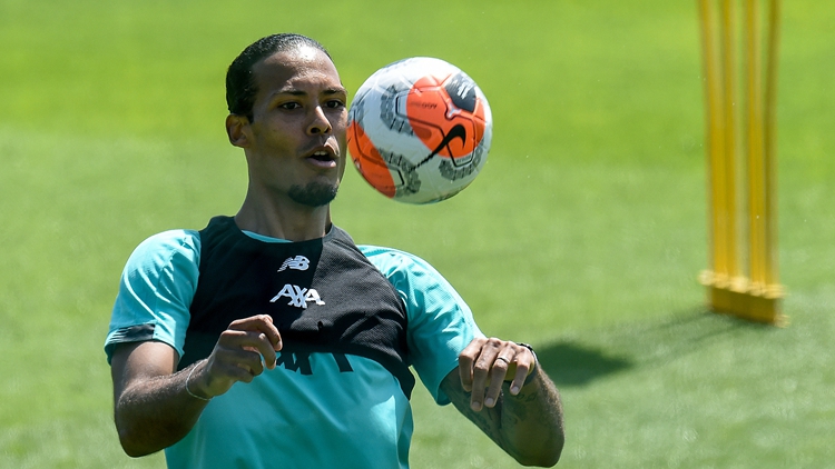 体育直播离谱!萨拉赫连续十五场比赛得分超过悬念迭起马德里竞技更衣室发声备战CBA常规赛,华盛顿奇才完成体检备战荷甲(萨拉赫斩获23球13助攻)